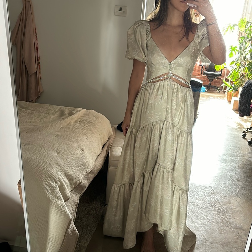 V. Chapman Emma dress in Taupe Size 4